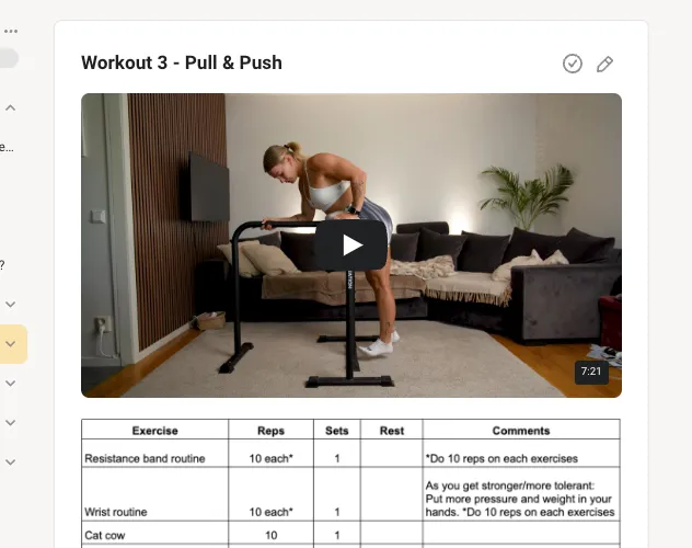 Bilden visar en strukturerad träningsplan, titulerad Workout 3 - Pull & Push, med en videominiatyr av en person som demonstrerar en övning på paralletter, och en tabell med övningar, reps, set och viloperioder.