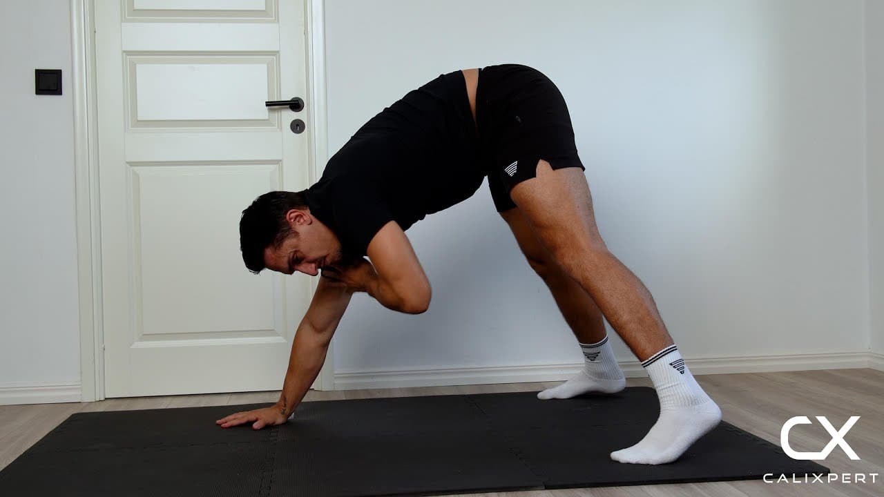 Straddle Pike Push Ups Med Skulderklappar