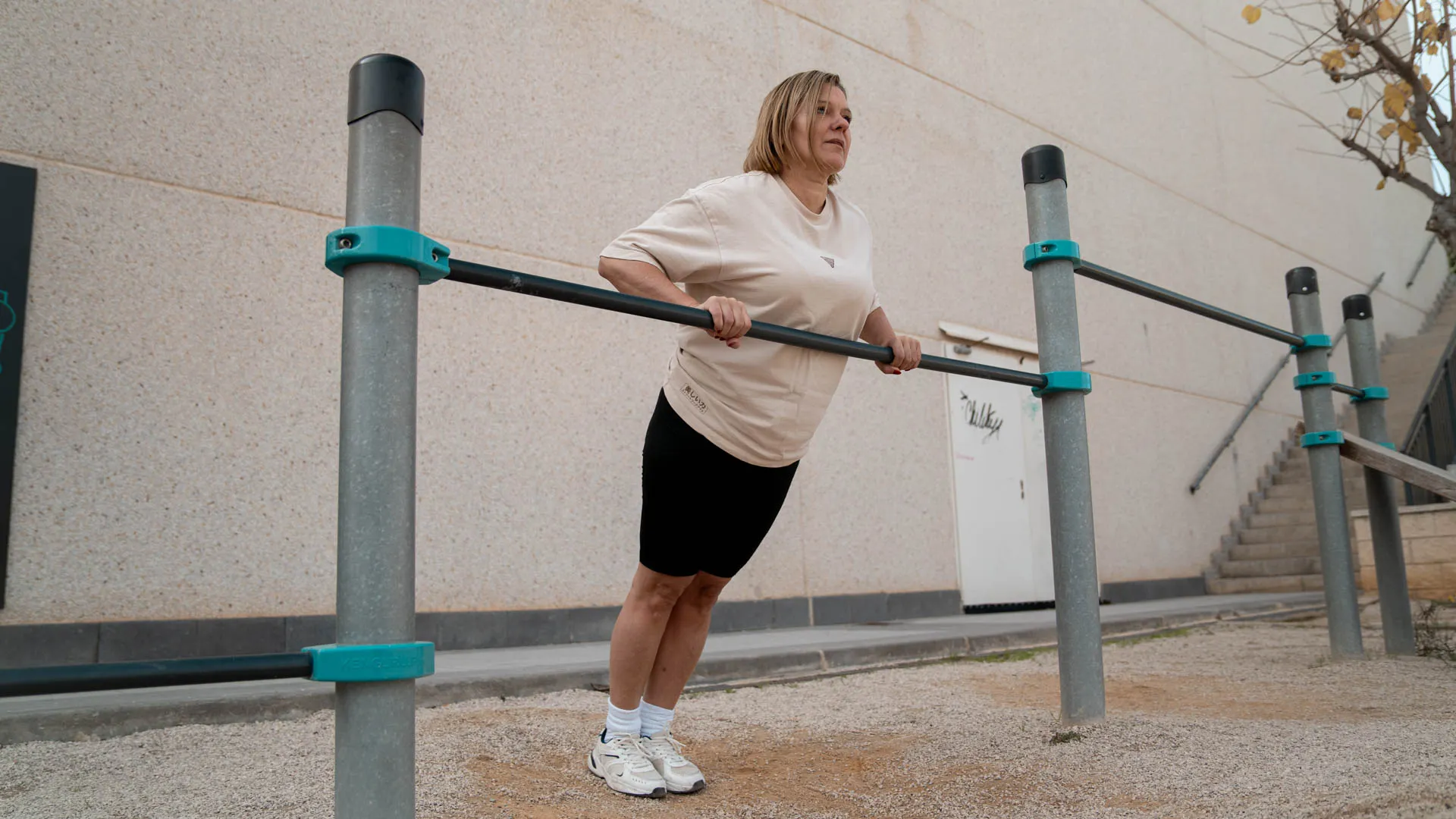 calisthenics beginner outdoor workout